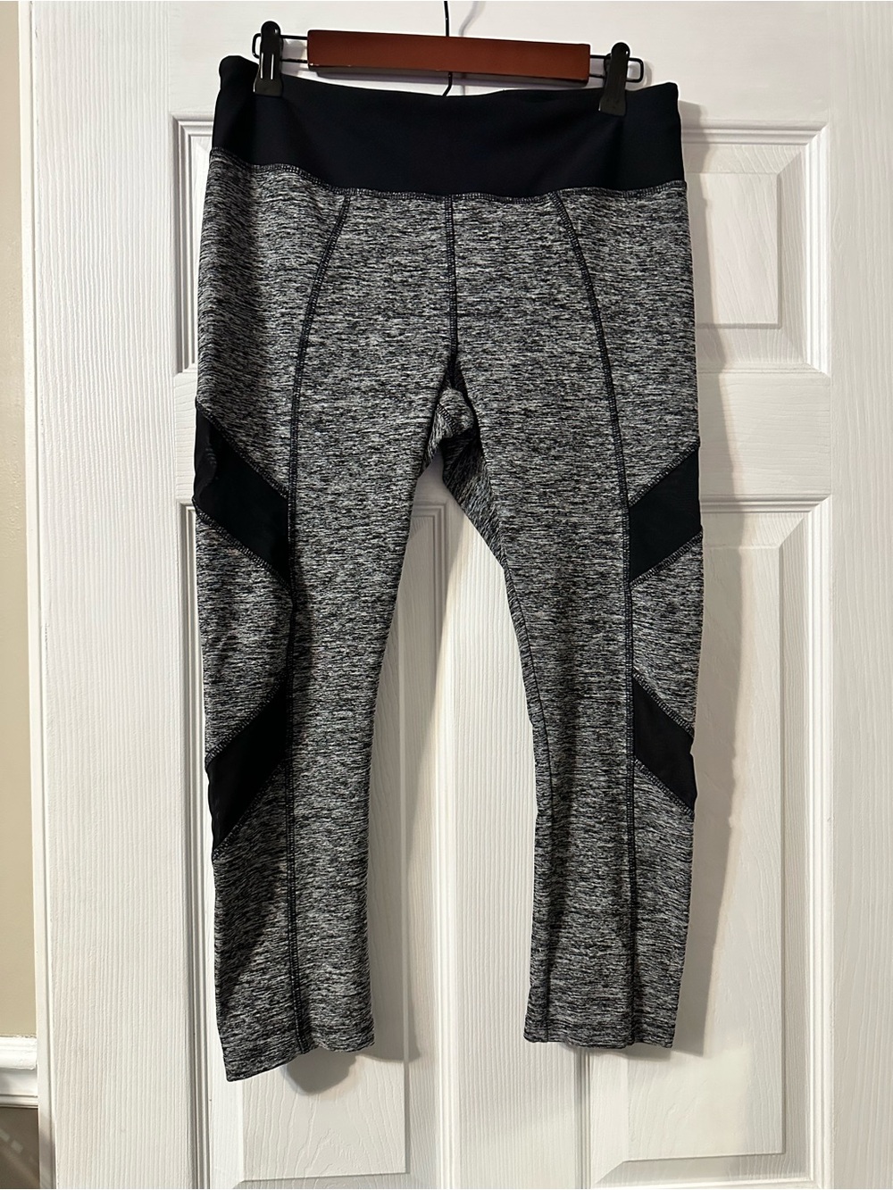 VOGO Athletica Gray Heather Capri Leggings with Black Side Panels